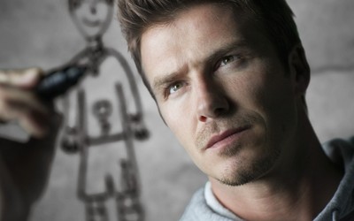 亚投国际讨论-托纳利说先专注足球